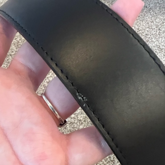 Mens reversible Louis Vuitton belt - Picture 6 of 8